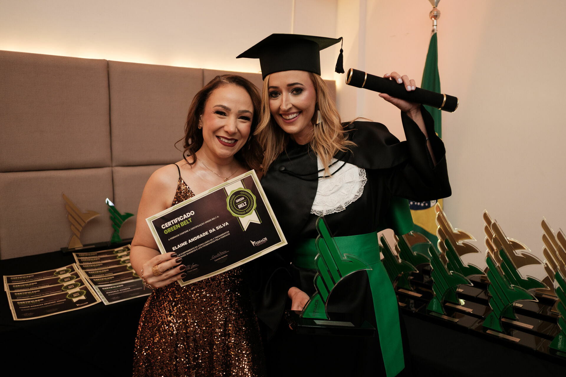 Foto Cobertura Fotográfica da Formatura Golden Belt e Green Belt Febracis 2025 – Um Registro Marcante Assinado por Natálya Cardoso Foto Cobertura Fotográfica da Formatura Golden Belt e Green Belt Febracis 2025 – Um Registro Marcante Assinado por Natálya Cardoso - Imagem 588