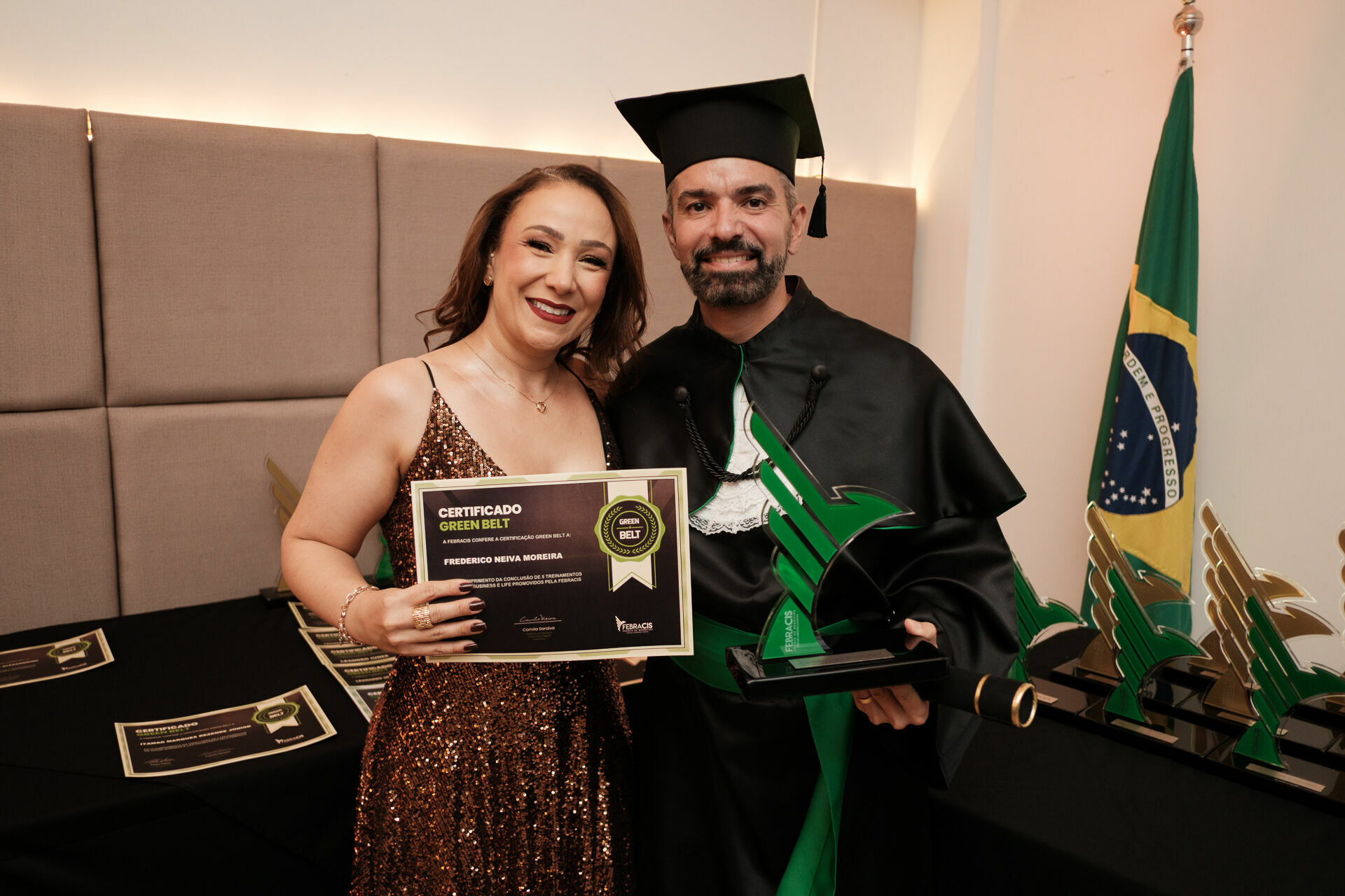 Foto Cobertura Fotográfica da Formatura Golden Belt e Green Belt Febracis 2025 – Um Registro Marcante Assinado por Natálya Cardoso Foto Cobertura Fotográfica da Formatura Golden Belt e Green Belt Febracis 2025 – Um Registro Marcante Assinado por Natálya Cardoso - Imagem 598