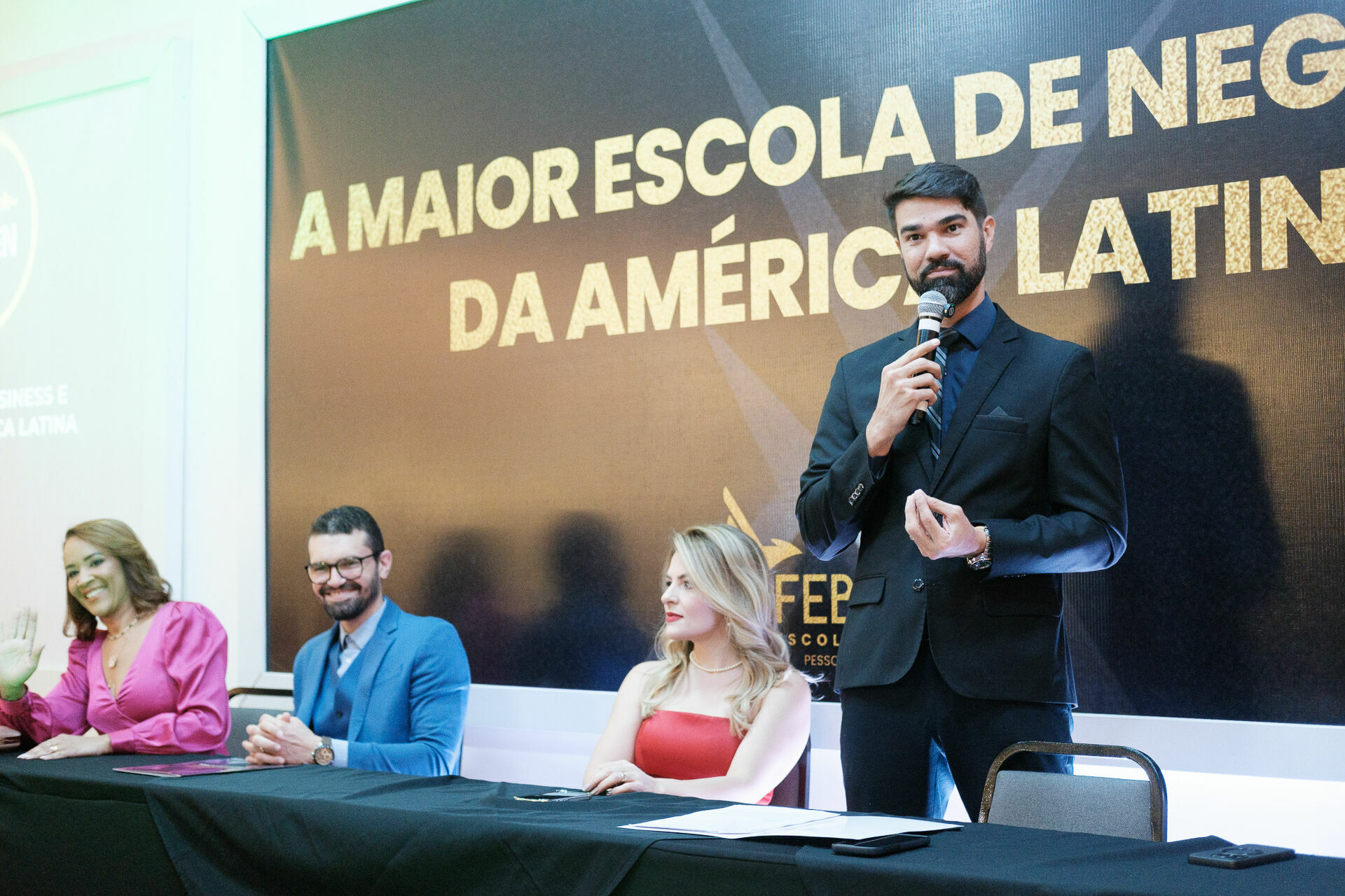 Foto Cobertura Fotográfica da Formatura Golden Belt e Green Belt Febracis 2025 – Um Registro Marcante Assinado por Natálya Cardoso Foto Cobertura Fotográfica da Formatura Golden Belt e Green Belt Febracis 2025 – Um Registro Marcante Assinado por Natálya Cardoso - Imagem 485