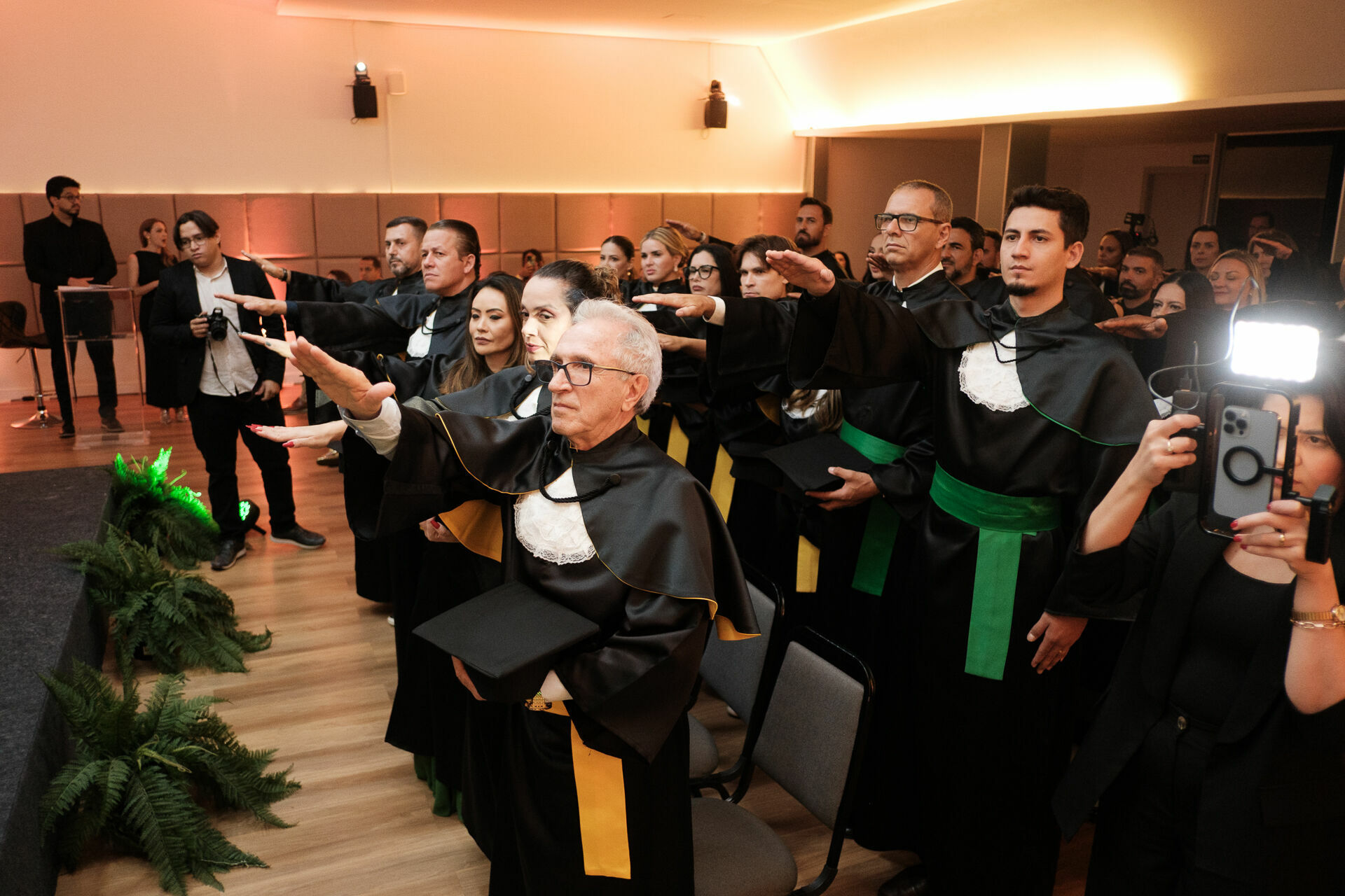 Foto Cobertura Fotográfica da Formatura Golden Belt e Green Belt Febracis 2025 – Um Registro Marcante Assinado por Natálya Cardoso Foto Cobertura Fotográfica da Formatura Golden Belt e Green Belt Febracis 2025 – Um Registro Marcante Assinado por Natálya Cardoso - Imagem 532