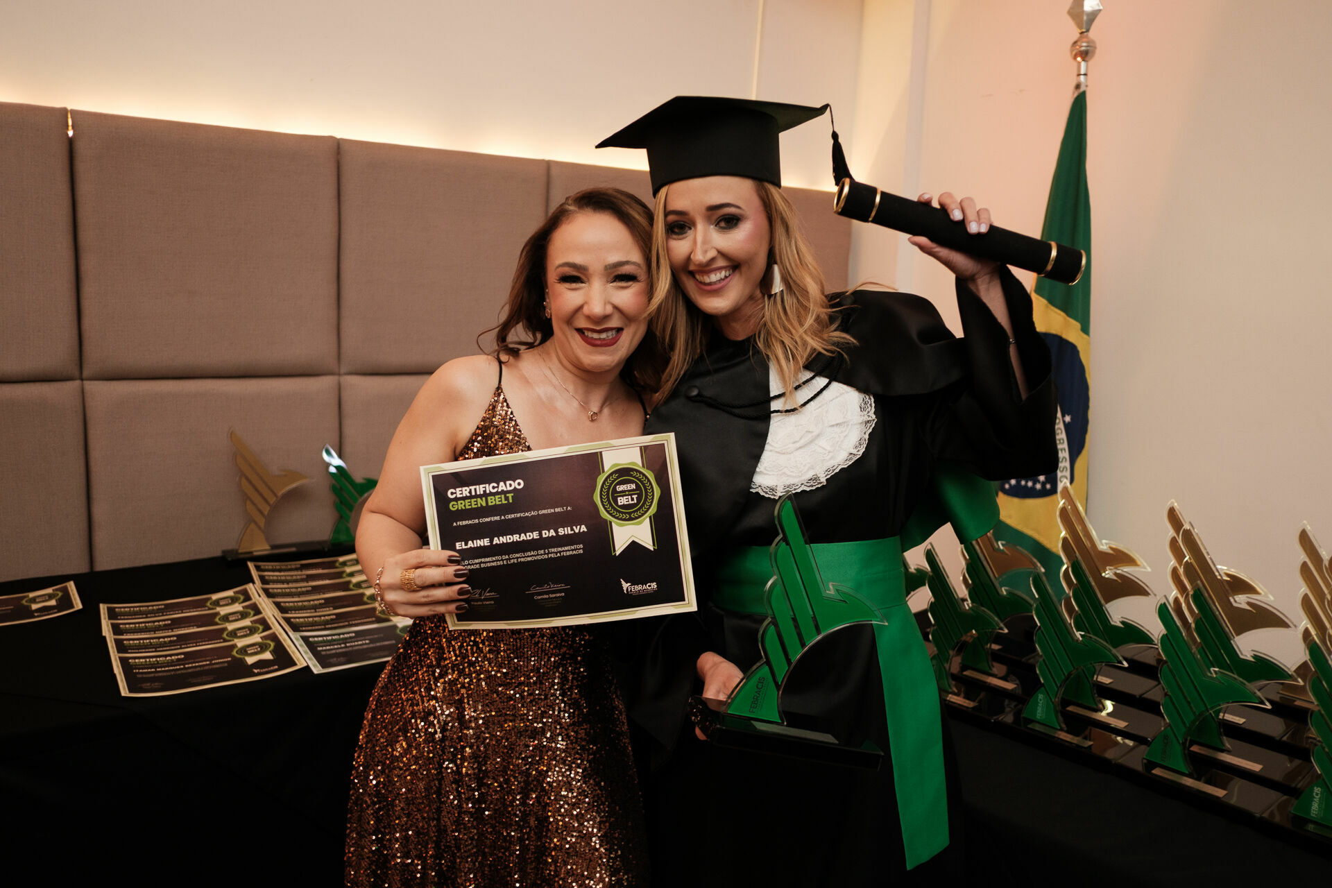 Foto Cobertura Fotográfica da Formatura Golden Belt e Green Belt Febracis 2025 – Um Registro Marcante Assinado por Natálya Cardoso Foto Cobertura Fotográfica da Formatura Golden Belt e Green Belt Febracis 2025 – Um Registro Marcante Assinado por Natálya Cardoso - Imagem 587