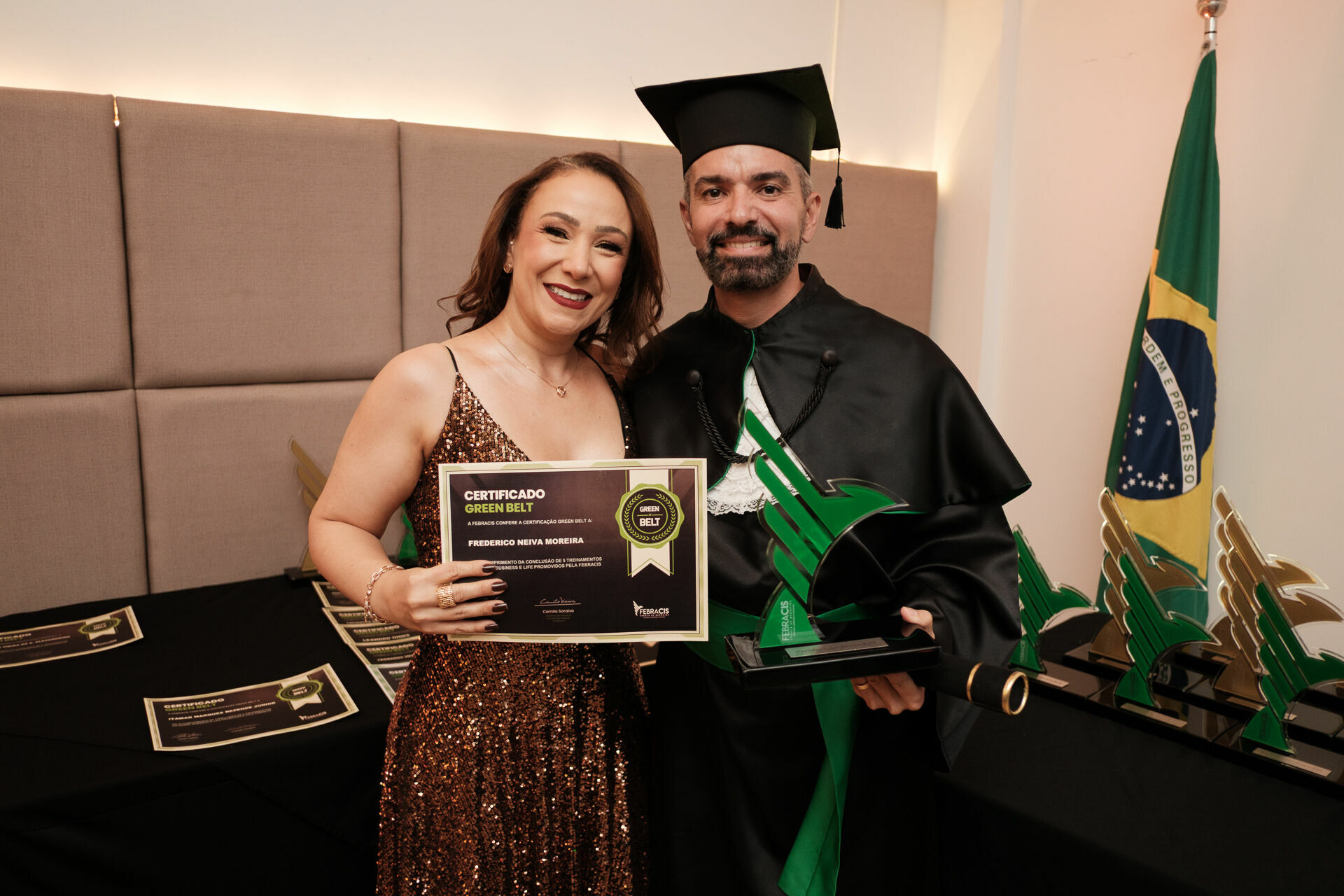 Foto Cobertura Fotográfica da Formatura Golden Belt e Green Belt Febracis 2025 – Um Registro Marcante Assinado por Natálya Cardoso Foto Cobertura Fotográfica da Formatura Golden Belt e Green Belt Febracis 2025 – Um Registro Marcante Assinado por Natálya Cardoso - Imagem 597