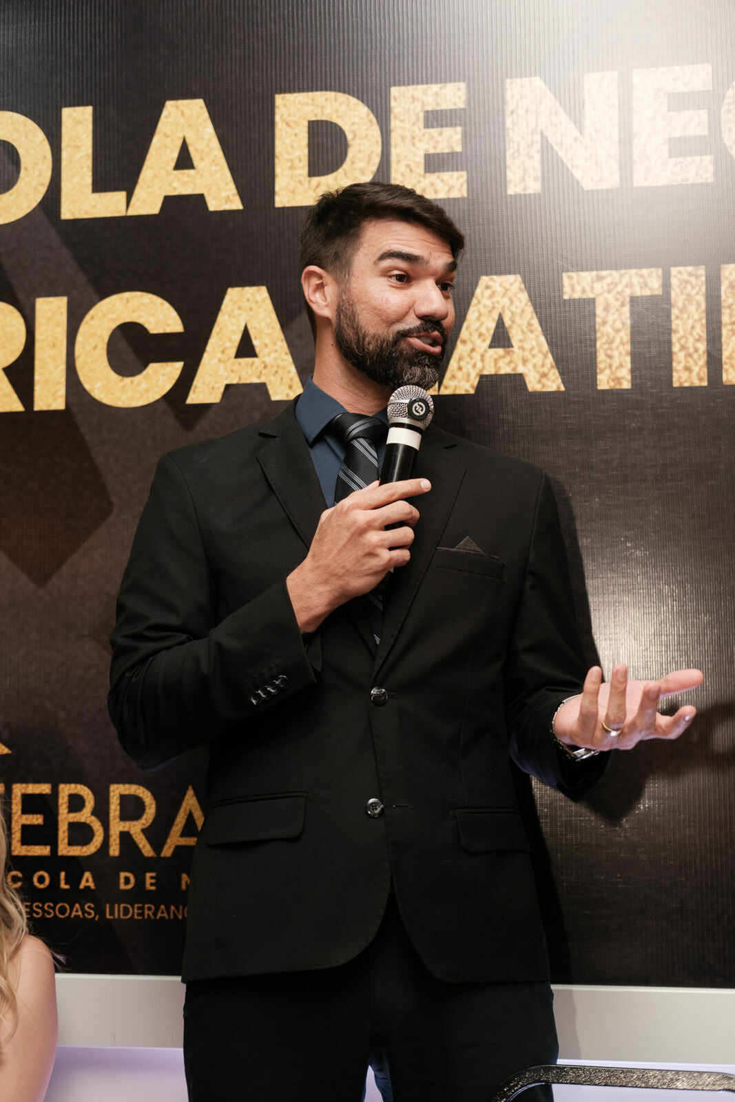 Foto Cobertura Fotográfica da Formatura Golden Belt e Green Belt Febracis 2025 – Um Registro Marcante Assinado por Natálya Cardoso Foto Cobertura Fotográfica da Formatura Golden Belt e Green Belt Febracis 2025 – Um Registro Marcante Assinado por Natálya Cardoso - Imagem 480