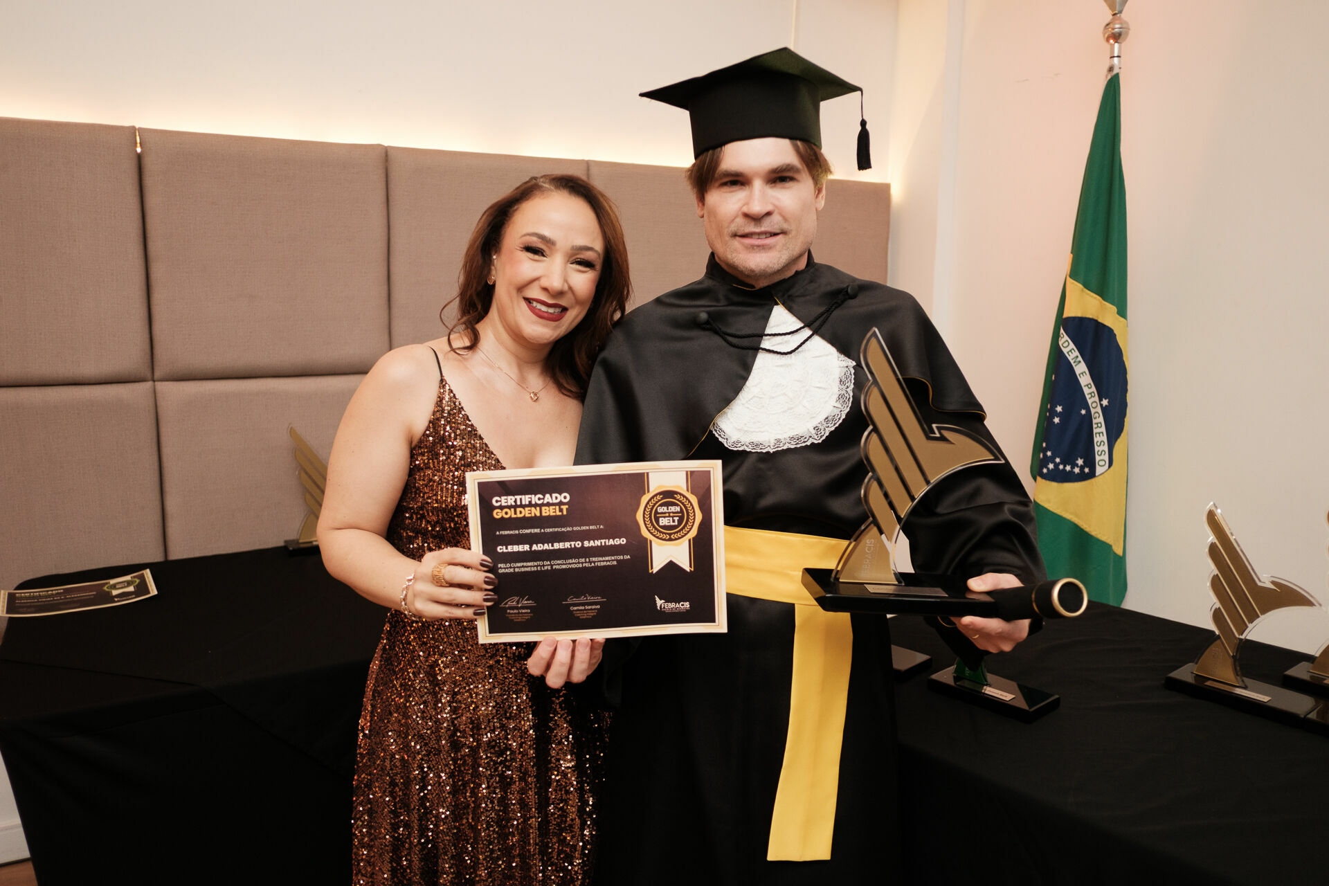 Foto Cobertura Fotográfica da Formatura Golden Belt e Green Belt Febracis 2025 – Um Registro Marcante Assinado por Natálya Cardoso Foto Cobertura Fotográfica da Formatura Golden Belt e Green Belt Febracis 2025 – Um Registro Marcante Assinado por Natálya Cardoso - Imagem 648