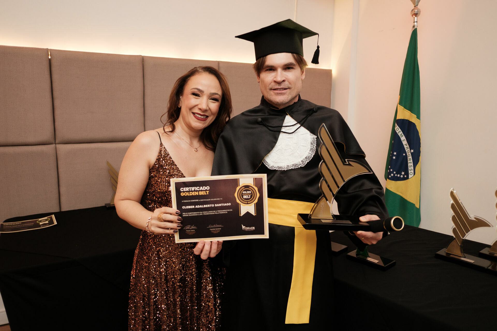 Foto Cobertura Fotográfica da Formatura Golden Belt e Green Belt Febracis 2025 – Um Registro Marcante Assinado por Natálya Cardoso Foto Cobertura Fotográfica da Formatura Golden Belt e Green Belt Febracis 2025 – Um Registro Marcante Assinado por Natálya Cardoso - Imagem 649