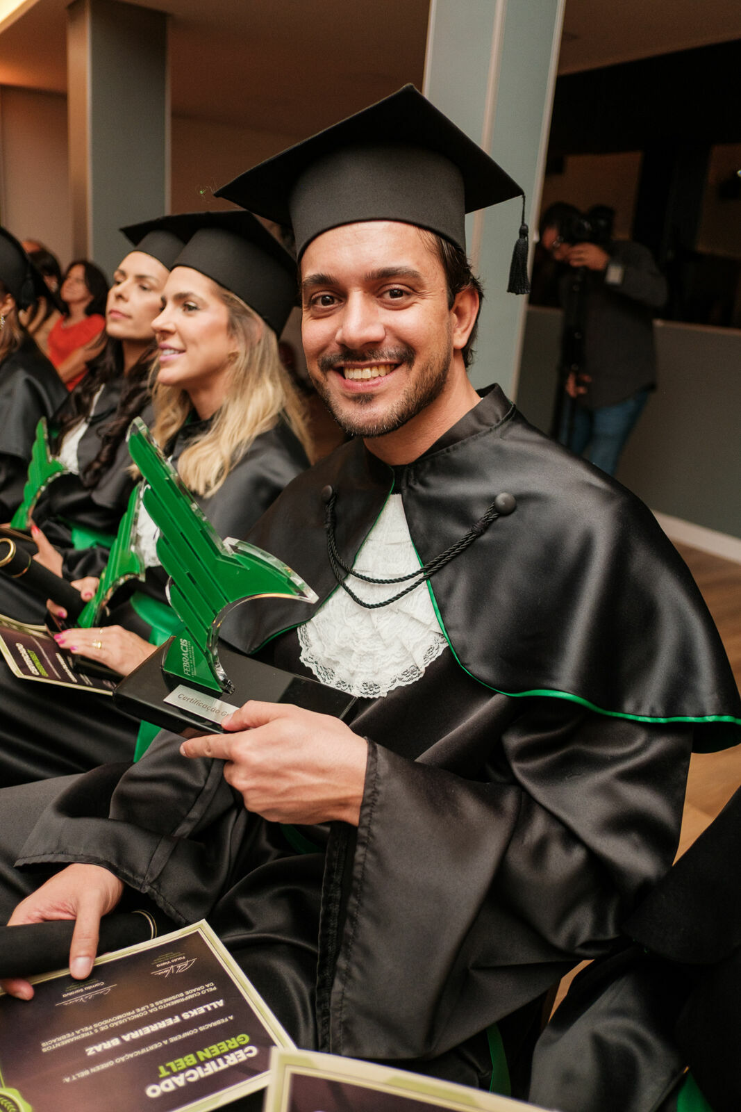 Foto Cobertura Fotográfica da Formatura Golden Belt e Green Belt Febracis 2025 – Um Registro Marcante Assinado por Natálya Cardoso Foto Cobertura Fotográfica da Formatura Golden Belt e Green Belt Febracis 2025 – Um Registro Marcante Assinado por Natálya Cardoso - Imagem 737