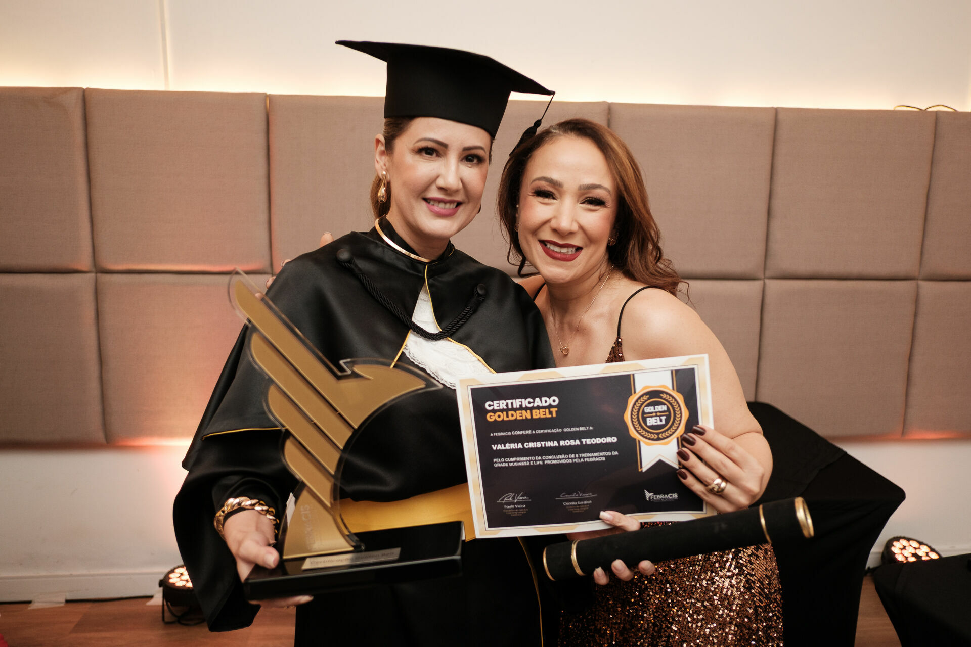 Foto Cobertura Fotográfica da Formatura Golden Belt e Green Belt Febracis 2025 – Um Registro Marcante Assinado por Natálya Cardoso Foto Cobertura Fotográfica da Formatura Golden Belt e Green Belt Febracis 2025 – Um Registro Marcante Assinado por Natálya Cardoso - Imagem 704