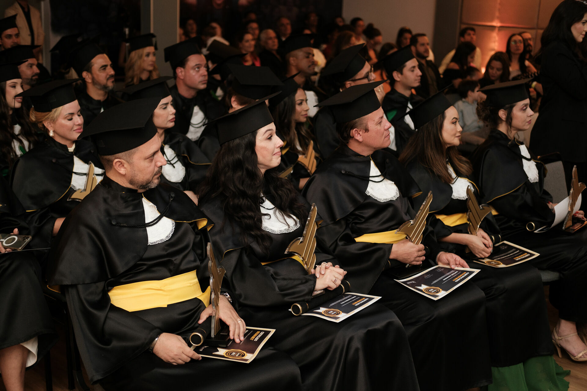 Foto Cobertura Fotográfica da Formatura Golden Belt e Green Belt Febracis 2025 – Um Registro Marcante Assinado por Natálya Cardoso Foto Cobertura Fotográfica da Formatura Golden Belt e Green Belt Febracis 2025 – Um Registro Marcante Assinado por Natálya Cardoso - Imagem 779