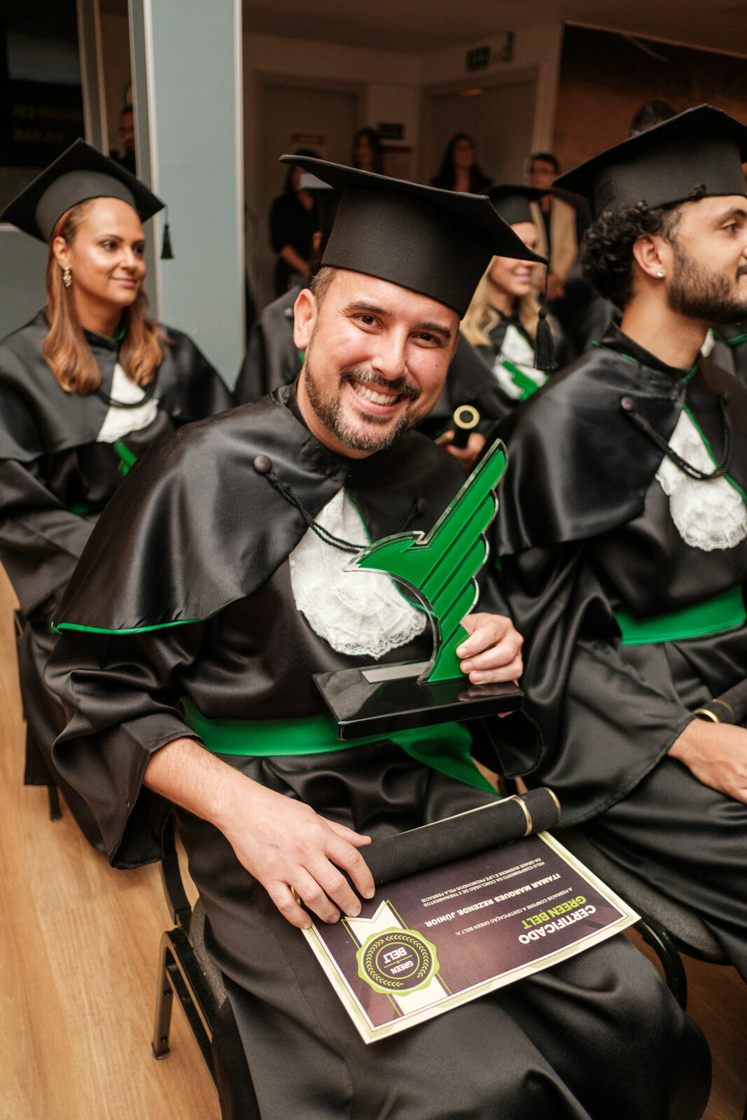 Foto Cobertura Fotográfica da Formatura Golden Belt e Green Belt Febracis 2025 – Um Registro Marcante Assinado por Natálya Cardoso Foto Cobertura Fotográfica da Formatura Golden Belt e Green Belt Febracis 2025 – Um Registro Marcante Assinado por Natálya Cardoso - Imagem 728