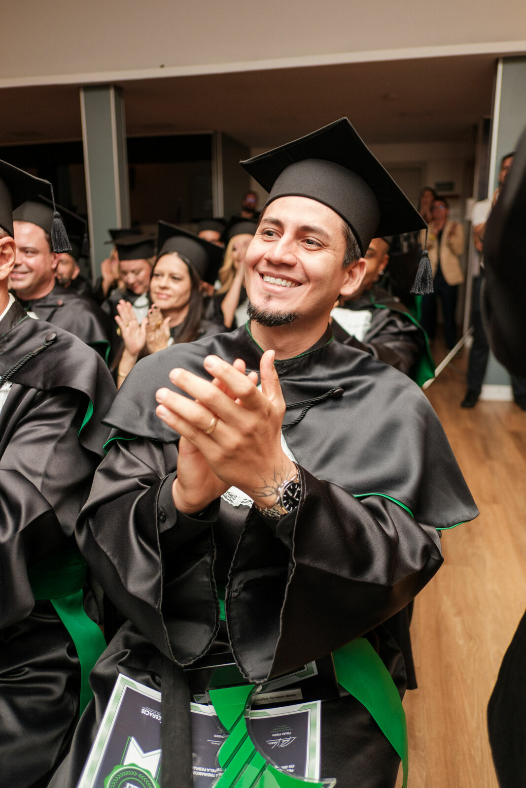 Foto Cobertura Fotográfica da Formatura Golden Belt e Green Belt Febracis 2025 – Um Registro Marcante Assinado por Natálya Cardoso Foto Cobertura Fotográfica da Formatura Golden Belt e Green Belt Febracis 2025 – Um Registro Marcante Assinado por Natálya Cardoso - Imagem 750