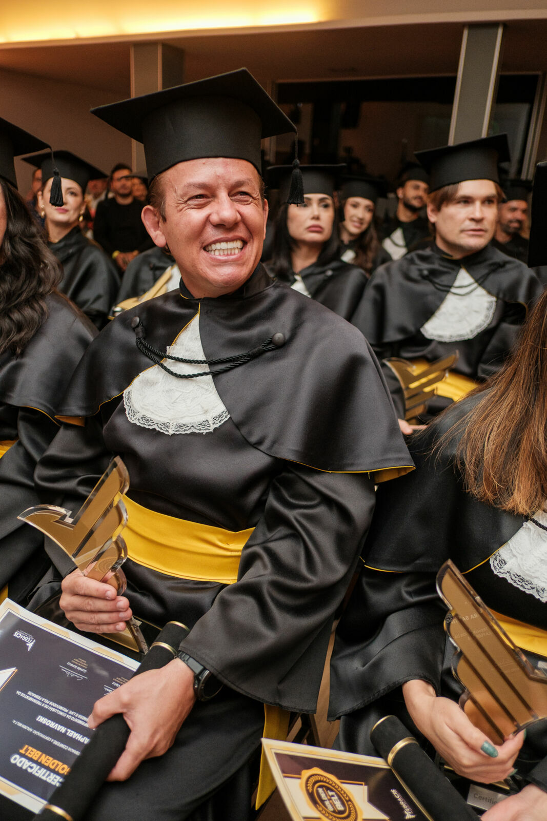 Foto Cobertura Fotográfica da Formatura Golden Belt e Green Belt Febracis 2025 – Um Registro Marcante Assinado por Natálya Cardoso Foto Cobertura Fotográfica da Formatura Golden Belt e Green Belt Febracis 2025 – Um Registro Marcante Assinado por Natálya Cardoso - Imagem 714