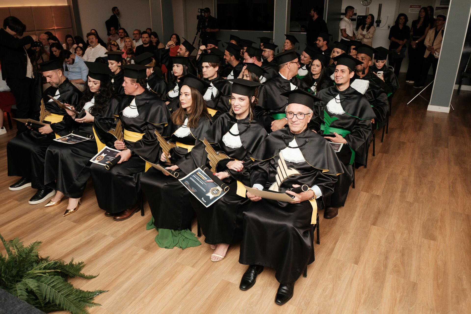 Foto Cobertura Fotográfica da Formatura Golden Belt e Green Belt Febracis 2025 – Um Registro Marcante Assinado por Natálya Cardoso Foto Cobertura Fotográfica da Formatura Golden Belt e Green Belt Febracis 2025 – Um Registro Marcante Assinado por Natálya Cardoso - Imagem 706