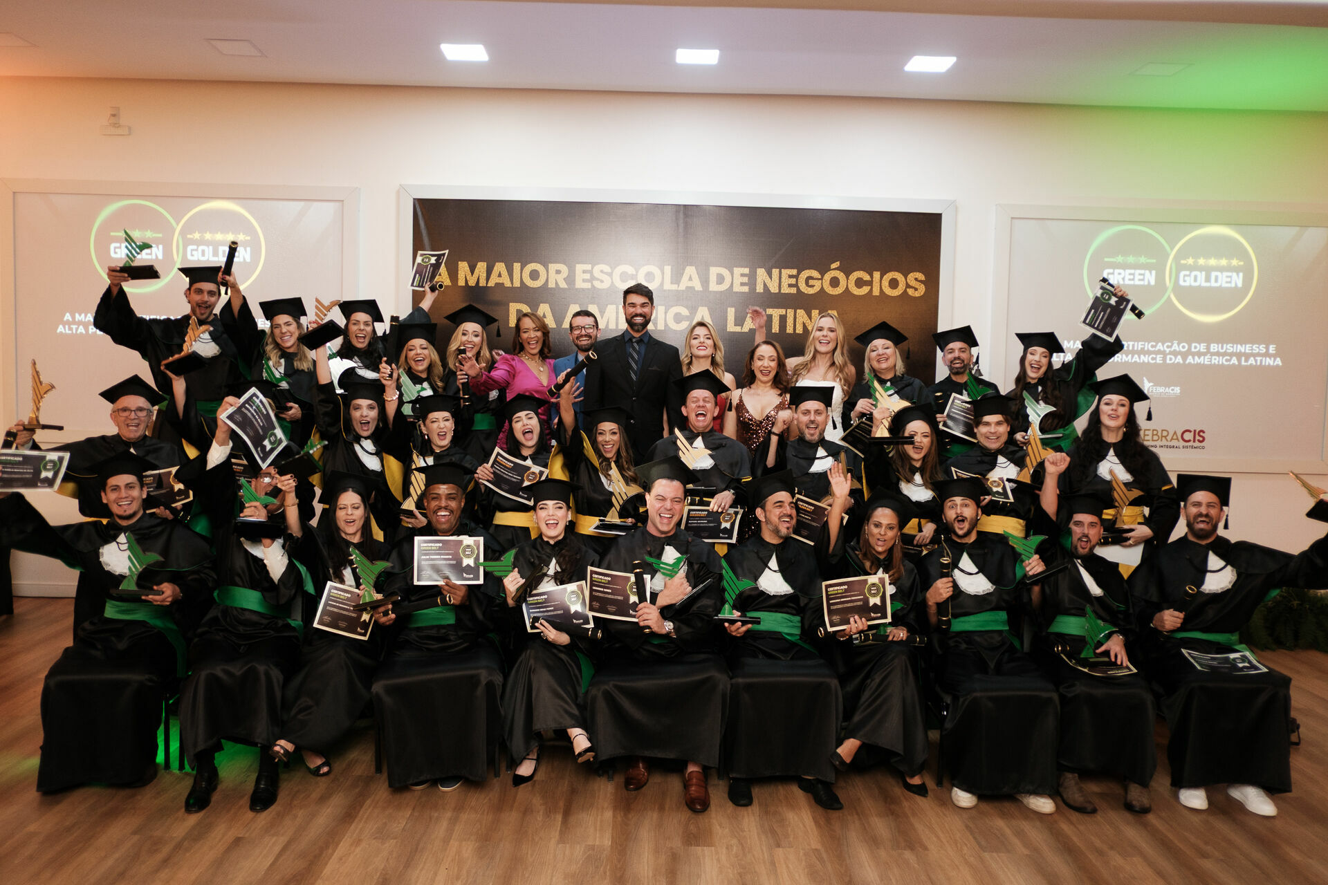 Foto Cobertura Fotográfica da Formatura Golden Belt e Green Belt Febracis 2025 – Um Registro Marcante Assinado por Natálya Cardoso Foto Cobertura Fotográfica da Formatura Golden Belt e Green Belt Febracis 2025 – Um Registro Marcante Assinado por Natálya Cardoso - Imagem 858