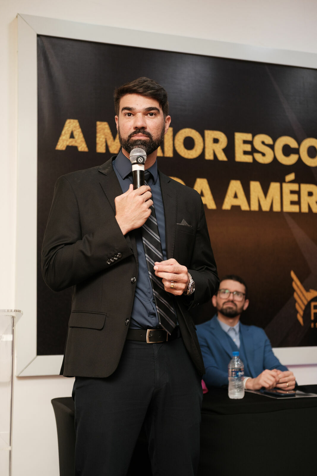 Foto Cobertura Fotográfica da Formatura Golden Belt e Green Belt Febracis 2025 – Um Registro Marcante Assinado por Natálya Cardoso Foto Cobertura Fotográfica da Formatura Golden Belt e Green Belt Febracis 2025 – Um Registro Marcante Assinado por Natálya Cardoso - Imagem 791