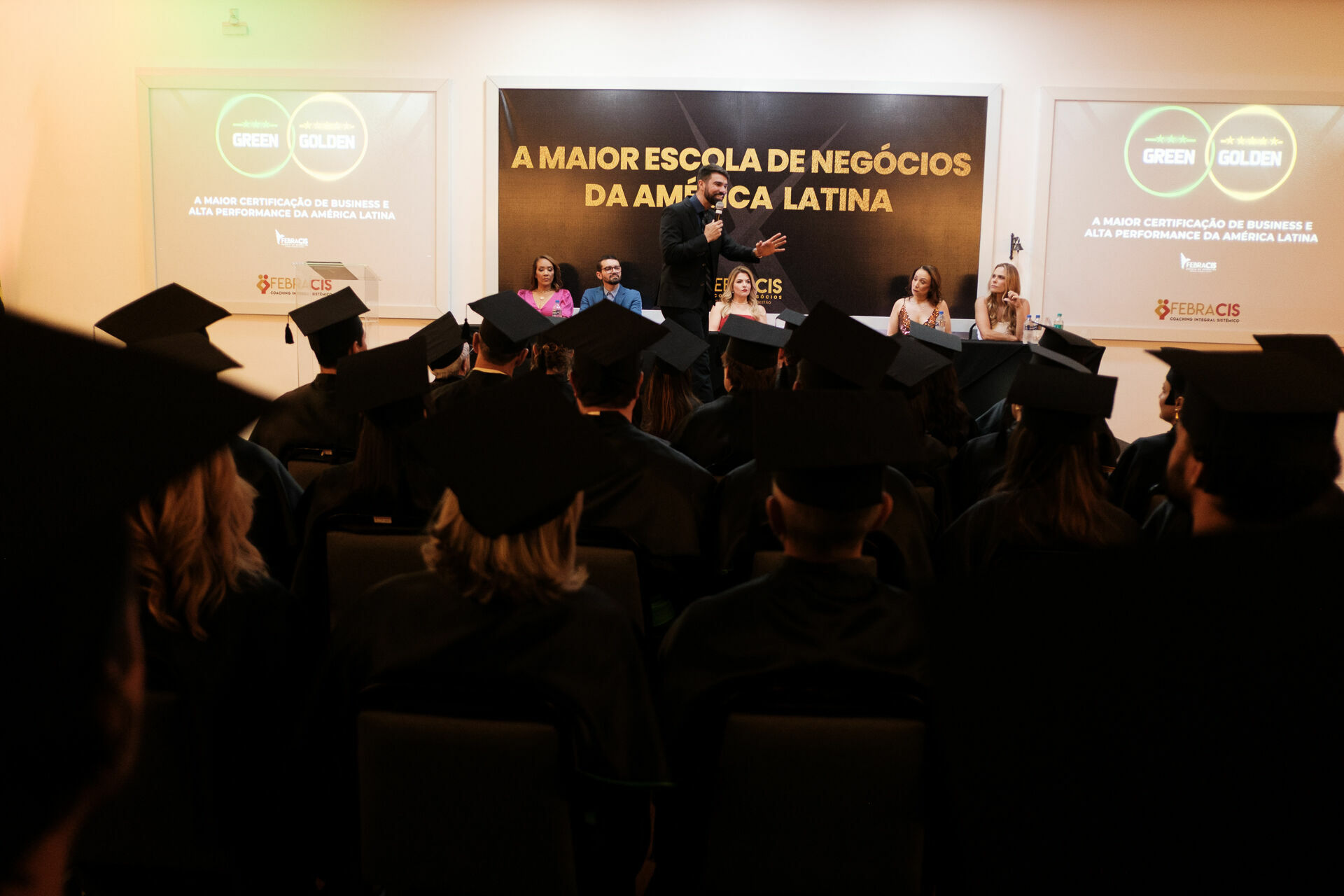 Foto Cobertura Fotográfica da Formatura Golden Belt e Green Belt Febracis 2025 – Um Registro Marcante Assinado por Natálya Cardoso Foto Cobertura Fotográfica da Formatura Golden Belt e Green Belt Febracis 2025 – Um Registro Marcante Assinado por Natálya Cardoso - Imagem 805