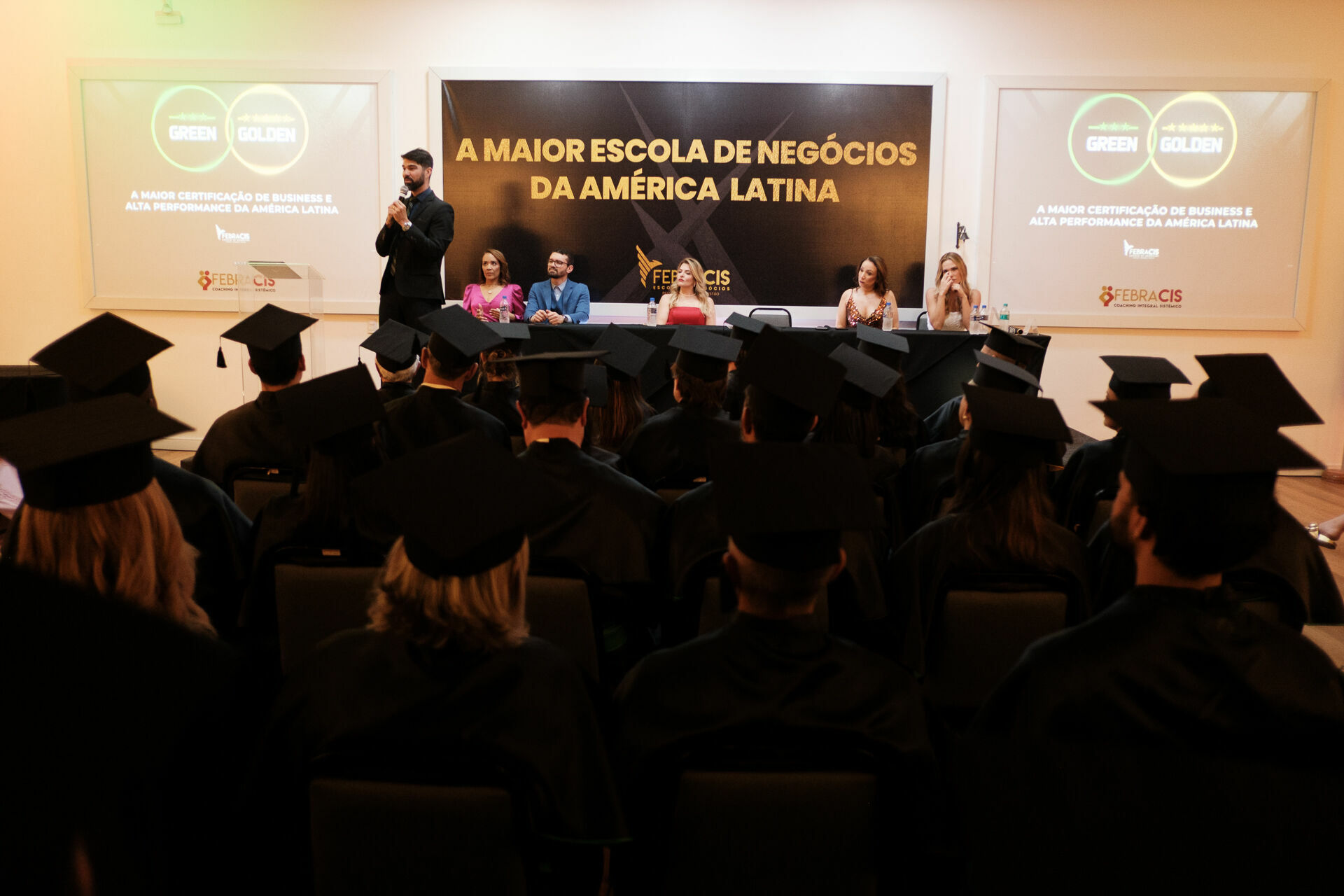 Foto Cobertura Fotográfica da Formatura Golden Belt e Green Belt Febracis 2025 – Um Registro Marcante Assinado por Natálya Cardoso Foto Cobertura Fotográfica da Formatura Golden Belt e Green Belt Febracis 2025 – Um Registro Marcante Assinado por Natálya Cardoso - Imagem 804