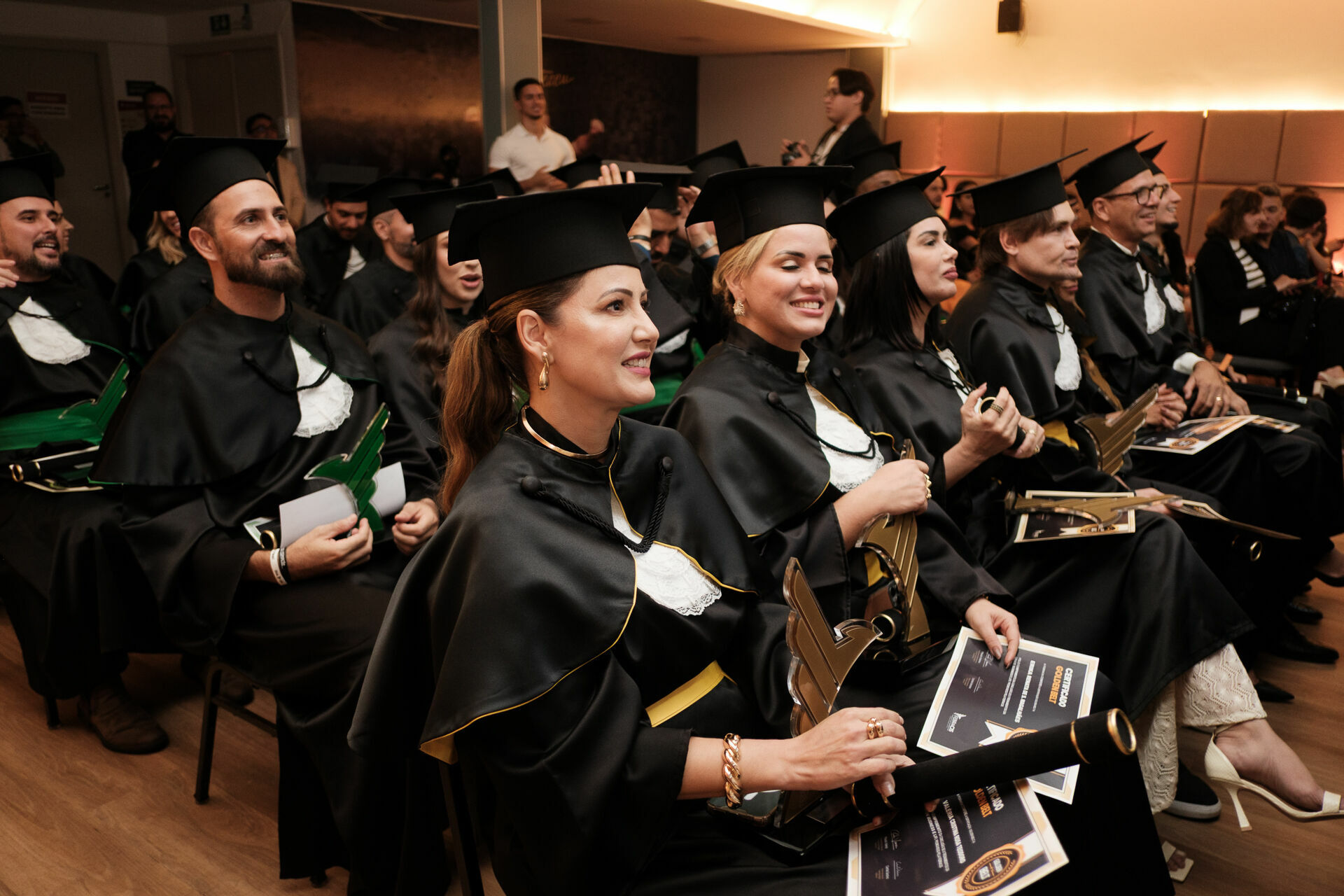 Foto Cobertura Fotográfica da Formatura Golden Belt e Green Belt Febracis 2025 – Um Registro Marcante Assinado por Natálya Cardoso Foto Cobertura Fotográfica da Formatura Golden Belt e Green Belt Febracis 2025 – Um Registro Marcante Assinado por Natálya Cardoso - Imagem 822