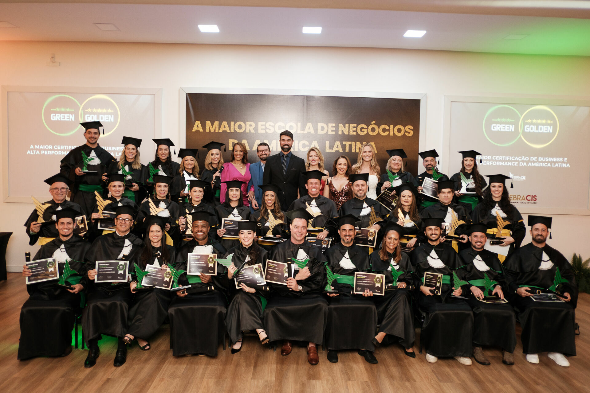 Foto Cobertura Fotográfica da Formatura Golden Belt e Green Belt Febracis 2025 – Um Registro Marcante Assinado por Natálya Cardoso Foto Cobertura Fotográfica da Formatura Golden Belt e Green Belt Febracis 2025 – Um Registro Marcante Assinado por Natálya Cardoso - Imagem 856