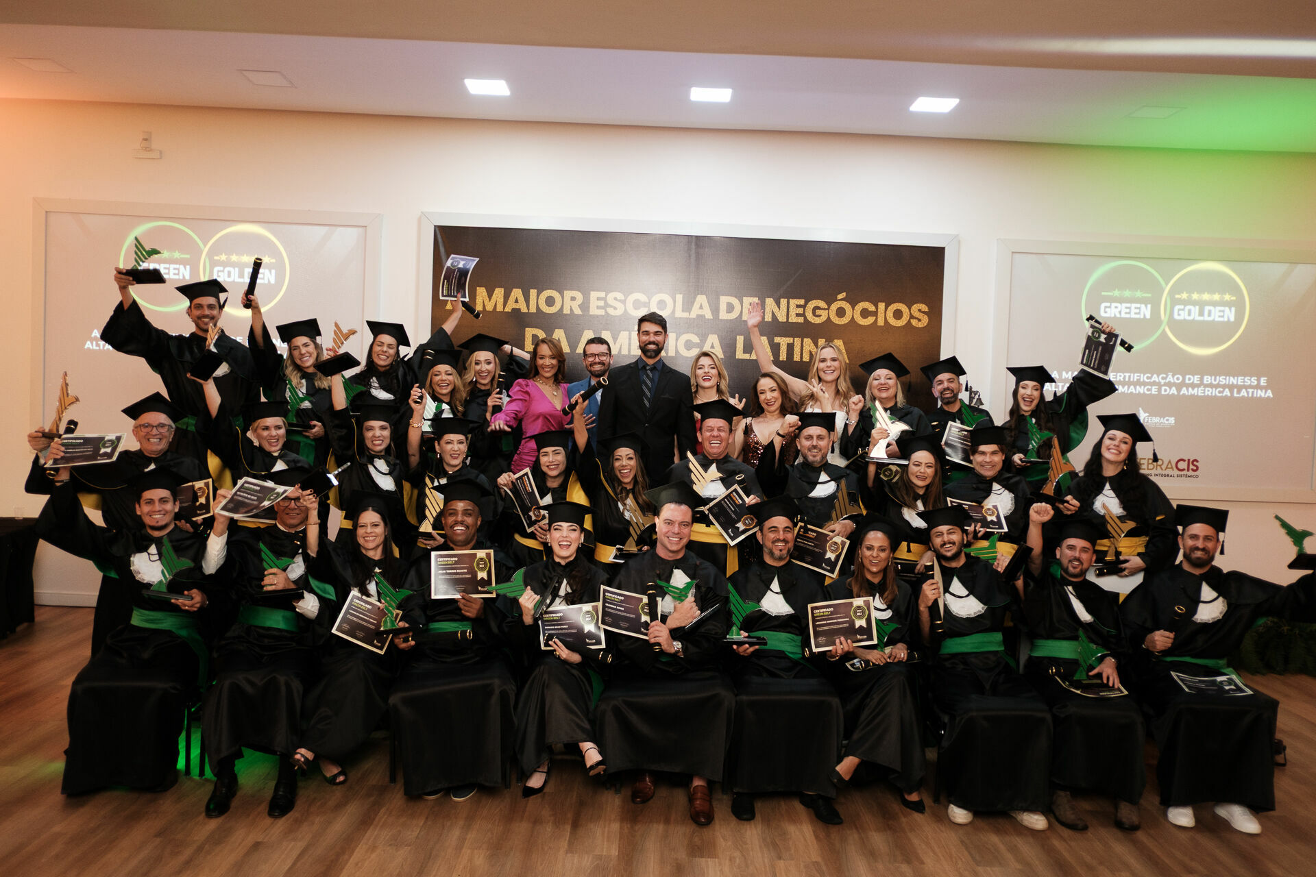 Foto Cobertura Fotográfica da Formatura Golden Belt e Green Belt Febracis 2025 – Um Registro Marcante Assinado por Natálya Cardoso Foto Cobertura Fotográfica da Formatura Golden Belt e Green Belt Febracis 2025 – Um Registro Marcante Assinado por Natálya Cardoso - Imagem 863