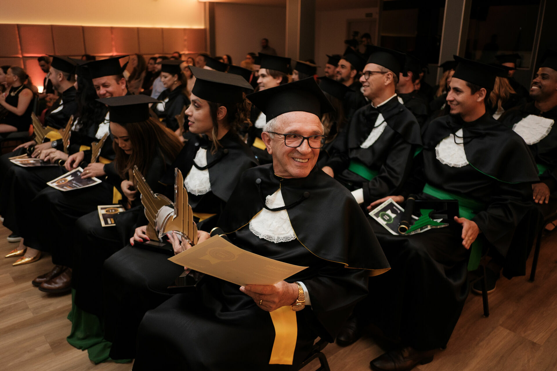 Foto Cobertura Fotográfica da Formatura Golden Belt e Green Belt Febracis 2025 – Um Registro Marcante Assinado por Natálya Cardoso Foto Cobertura Fotográfica da Formatura Golden Belt e Green Belt Febracis 2025 – Um Registro Marcante Assinado por Natálya Cardoso - Imagem 814