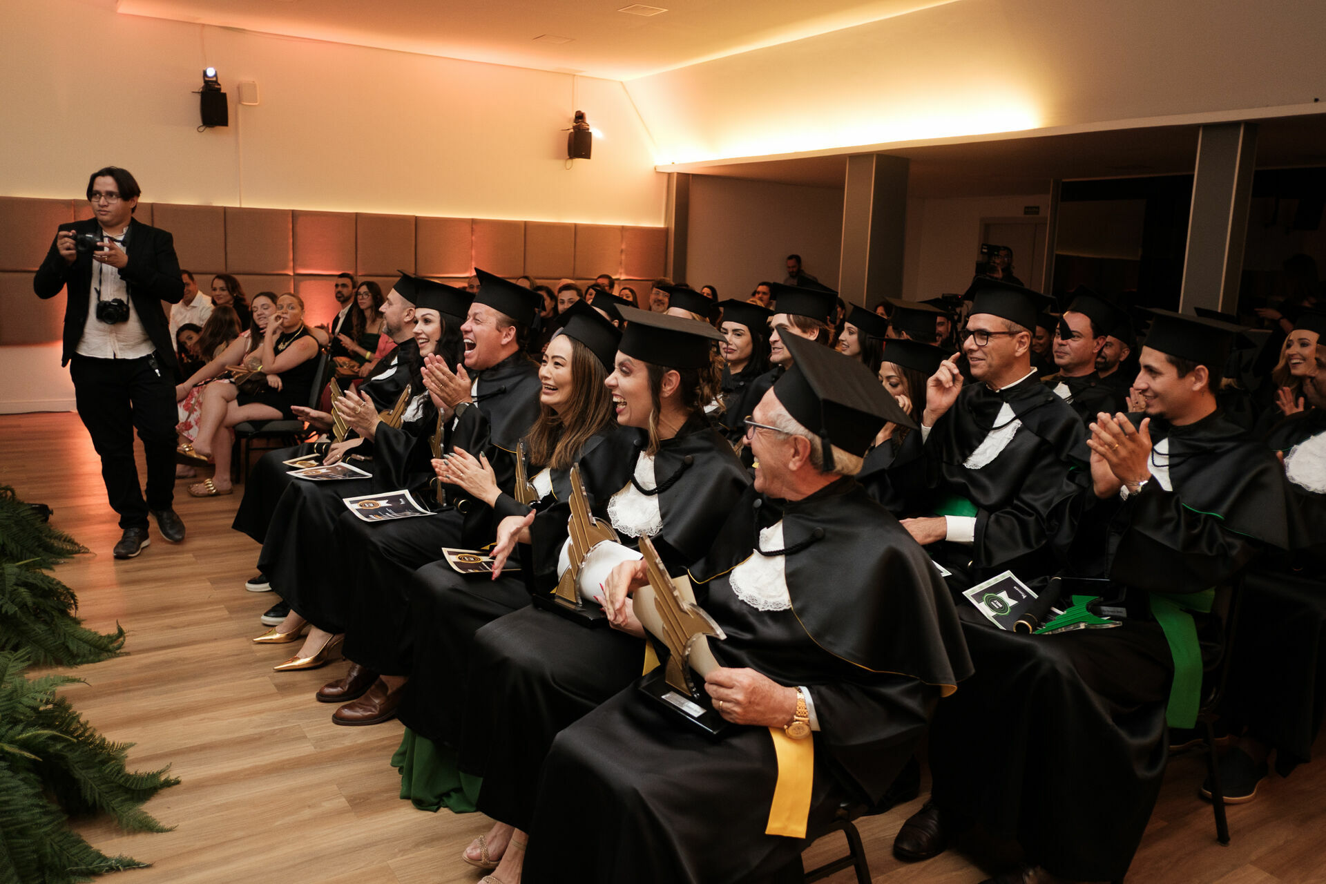 Foto Cobertura Fotográfica da Formatura Golden Belt e Green Belt Febracis 2025 – Um Registro Marcante Assinado por Natálya Cardoso Foto Cobertura Fotográfica da Formatura Golden Belt e Green Belt Febracis 2025 – Um Registro Marcante Assinado por Natálya Cardoso - Imagem 818