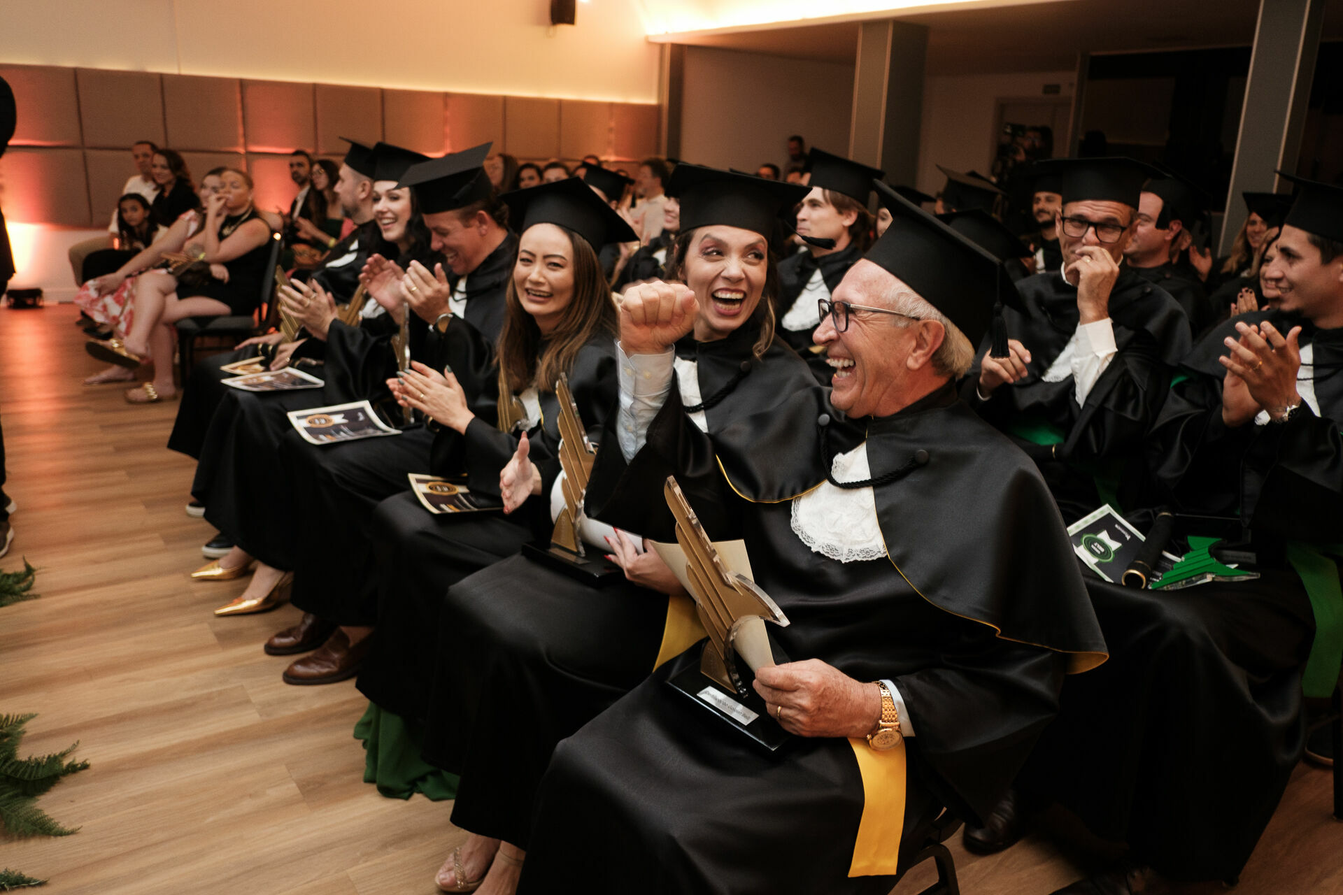 Foto Cobertura Fotográfica da Formatura Golden Belt e Green Belt Febracis 2025 – Um Registro Marcante Assinado por Natálya Cardoso Foto Cobertura Fotográfica da Formatura Golden Belt e Green Belt Febracis 2025 – Um Registro Marcante Assinado por Natálya Cardoso - Imagem 820