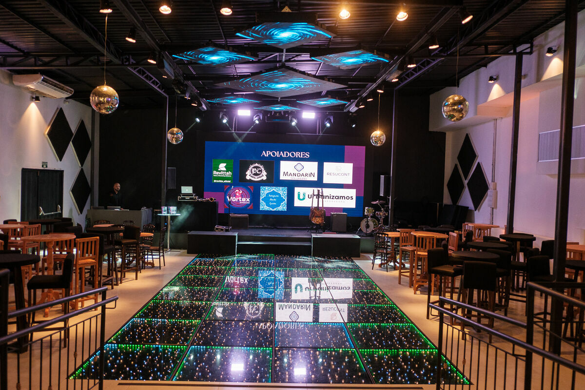 Foto Cobertura Fotográfica Oficial – Lançamento da Revista Papo de Madame 2026 por In Photo Foto Cobertura Fotográfica Oficial – Lançamento da Revista Papo de Madame 2026 por In Photo - Imagem 4